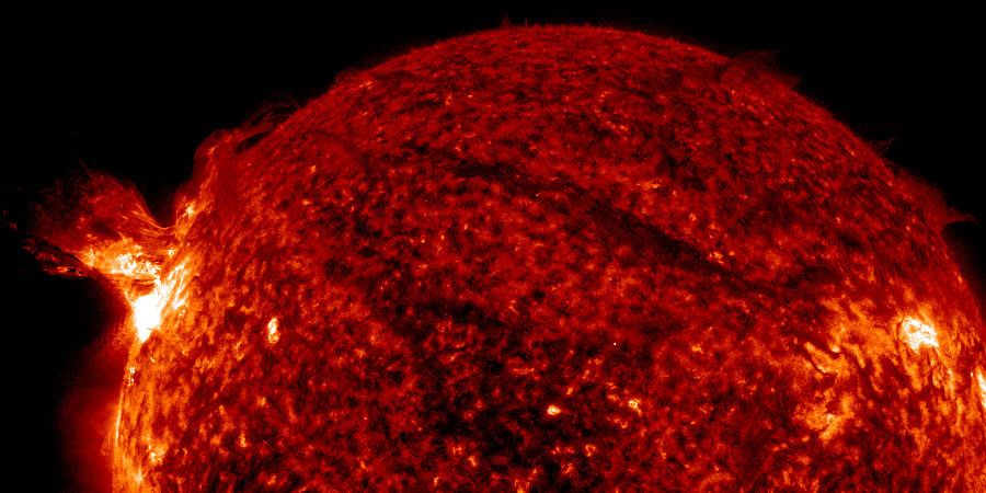 Slnko má koňa v p*či! Sledujte novú mega-erupciu X1.9 🔥 Koronálna diera si už brúsi zuby na Zem!